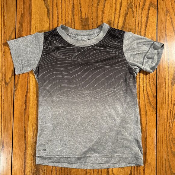 Air Jordan Dri-fit Gray Shirt / Garanimals Green Shorts (4T) 2-piece Outfit Set - Picture 2 of 7